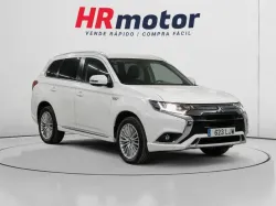 MITSUBISHI Outlander PHEV Kaiteki 4WD