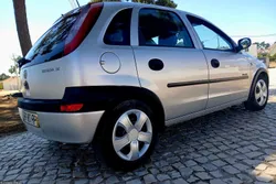 Opel Corsa 1.2 Gasolina 75cv