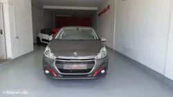 Peugeot 208 1.2 PureTech Signature