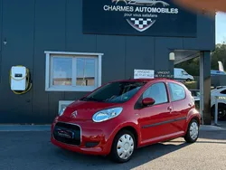 Citroen C1 essence 1.0 vti 70 CV et 4 CV fiscaux en 5 portes avec seulement 69 800 kms au tarif de 4499 a saisir