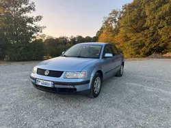 VOLKSWAGEN PASSAT 4 1.6i 100ch 1ère main