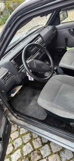 VW Golf 1.3 gasolina