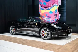 FERRARI California V8 4.3 490 CV I Sellerie Daytona I Céramiques I Carbone I Ecussons