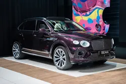 Bentley Bentayga 4.0 V8 550ch | Edition Azure | Coloris Exclusif | Système son haute performance | Sièges massants | Malus payé | Jantes 22 pouces | À partir de 2950/mois