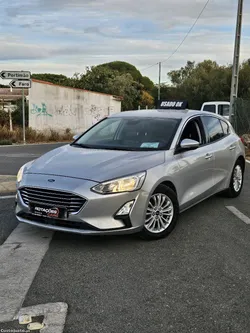Ford Focus .titaniun