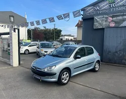 Peugeot 206 1.6 xt 110ch clim 5 places 5 portes courroie ok garantie