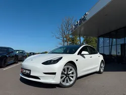 Tesla model 3 Standard RWD plus 283ch Garantie 6 ans Tesla autopilot Toit panoramique Projecteur LED adaptatifs Sièges chauffants AV/AR 18P 375/mois