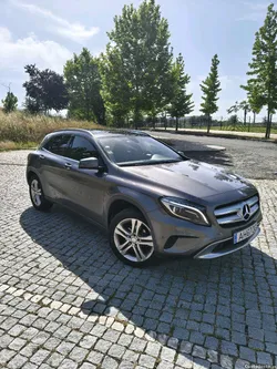 Mercedes-Benz GLA 180 automática