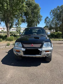 Mitsubishi L200 Strakar sport 136cv