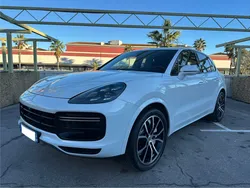 Porsche cayenne turbo 4.0 v8 550