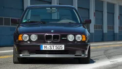 BMW M5 Generation 2 (E34)