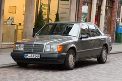 Mercedes-Benz E-Class Generation 1 (W124)