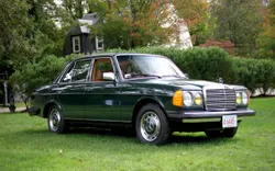 Mercedes-Benz W123 Generation 1