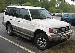 Mitsubishi Montero Generation 2