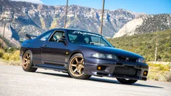 Nissan Skyline R33