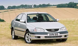 Toyota Avensis Generation 1 (facelift 2000)