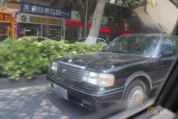 Toyota Crown S130 (facelift 1991)