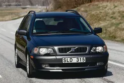 Volvo V40 Generation 1 (facelift 2000)