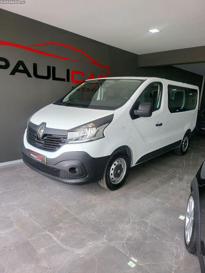 Renault Trafic 9 lugares