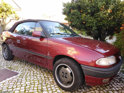 Opel Astra Bertone 1 .4. troco