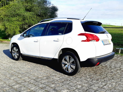 Peugeot 2008 1.6 e-Hdi Allure