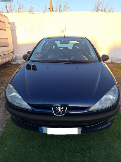 Peugeot 206 1.4 HDI 3 Portas Estofos em Pele Impecável Dezº 02