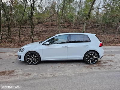 VW Golf 1.6 TDi Highline DSG