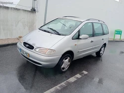 Ford Galaxy 1.900