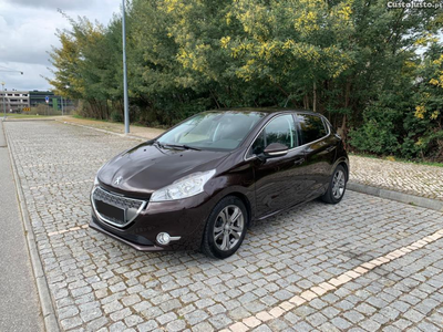 Peugeot 208 1.4 hdi allure