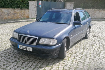 Mercedes-Benz C 220 2.2 em excelente estado