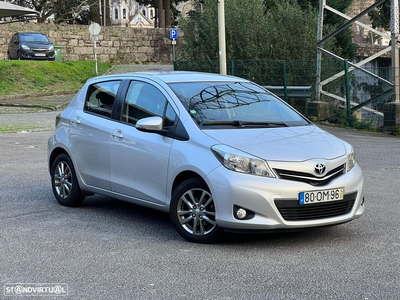 Toyota Yaris 1.0 VVT-i Comfort +PS Style +P.Techno