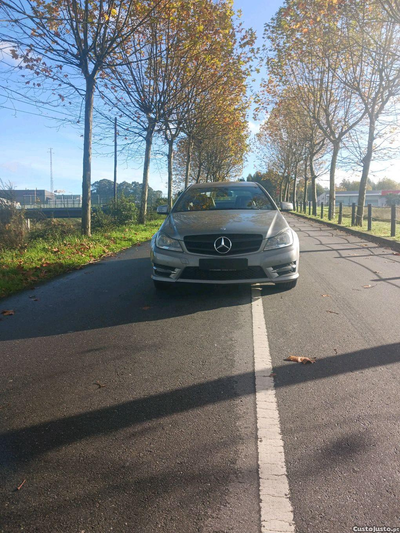 Mercedes-Benz C 220 AMG