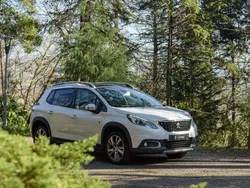 Peugeot 2008 1.2 PureTech Crossway