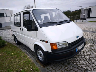 Ford Transit 7 lugares