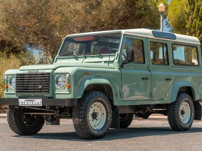 Land Rover Defender 110 SW 2.5 Td5 SE