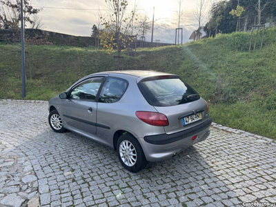 Peugeot 206 1.1 Poucos Km