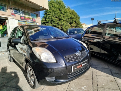 Toyota Yaris 1.0 i   Economico    Com Ac