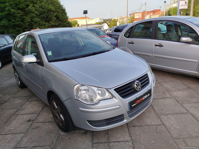 VW Polo 1.2 i     ( Viatura Nacional  )