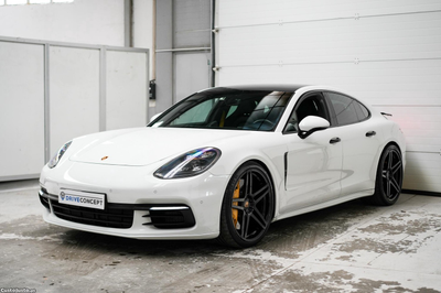 Porsche Panamera 4S