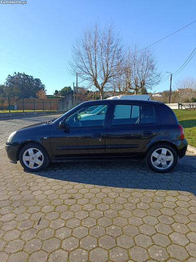 Renault Clio II 1.2 16V 75CV