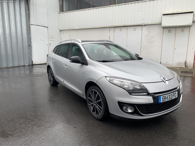 Renault Mégane GPS pele teto câmera jantes 2012