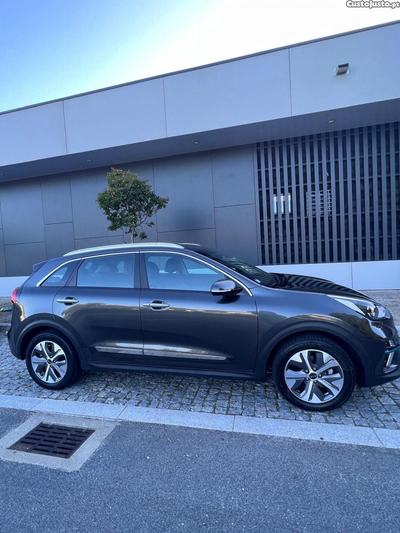 Kia e-Niro E-Niro 64kwh Long range Premium