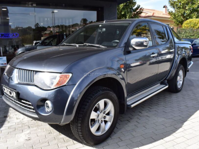 Mitsubishi L 200 2.5 DI-D CD Invite+ AC/ABS 4WD