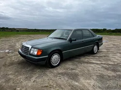 Mercedes-Benz 200 E