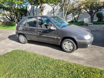 Citroën Saxo 1.1i Direçao assistida 5lugares