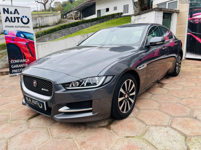 Jaguar XE 2.0 D R-SPORT AUT