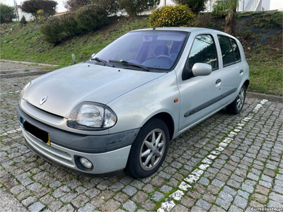 Renault Clio 1.9d 5 lugares - Versão RXE