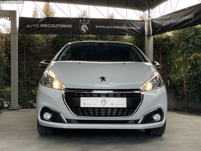 Peugeot 208 1.2 puretech eat6 feline