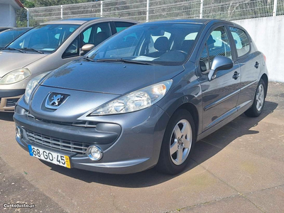 Peugeot 207 1.4 i