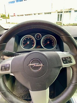 Opel Astra GTC 1700